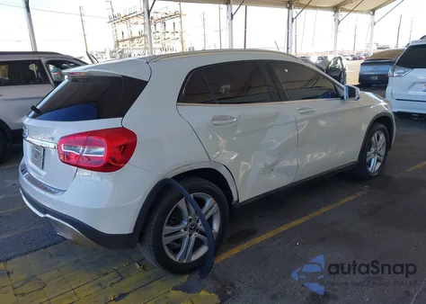 2018 Mercedes-Benz Gla 250 4Matic z USA, uszkodzony, nr VIN WDCTG4GB4JJ448593